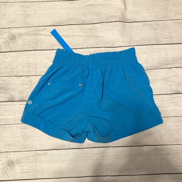 Lululemon Spring Break Away Short kayak blue size 2 - Picture 5 of 7